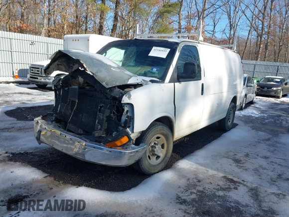 2008 Chevrolet Express Cargo Van with VIN 1GCGG25C581129690, listed as a IAAI auction lot 41541035 with 328,651 mi miles. Bid and sale history available at carsss.com. Image 2.