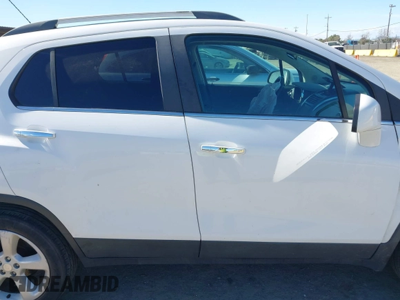 2015 Chevrolet Trax LTZ with VIN 3GNCJTSB2FL232354, listed as a IAAI auction lot 41701356 with 126,947 mi miles. Bid and sale history available at carsss.com. Image 13.