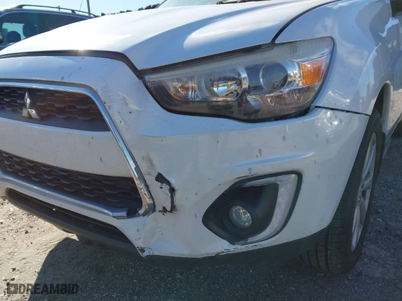 2015 Mitsubishi Outlander Sport SE with VIN 4A4AR4AU9FE021744, listed as a IAAI auction lot 41633543 with 95,393 mi miles. Bid and sale history available at carsss.com. Image 6.