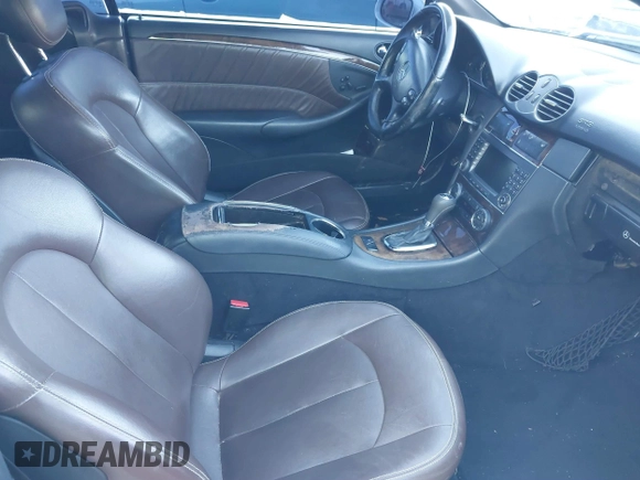 2009 Mercedes-Benz CLK 350 z VIN WDBTK56F89T106562, wystawiony jako IAAI lot #41313426 z przebiegiem 161 578 mil mil oraz . Historia ofert i sprzedaży dostępna na DreamBid. Obrazek 5.