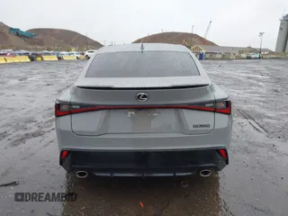 2024 Lexus IS 350 F Sport z VIN JTHBZ1E22R5035541, wystawiony jako IAAI lot #41060031 z przebiegiem 8 390 mil mil oraz . Historia ofert i sprzedaży dostępna na DreamBid. Obrazek 17.