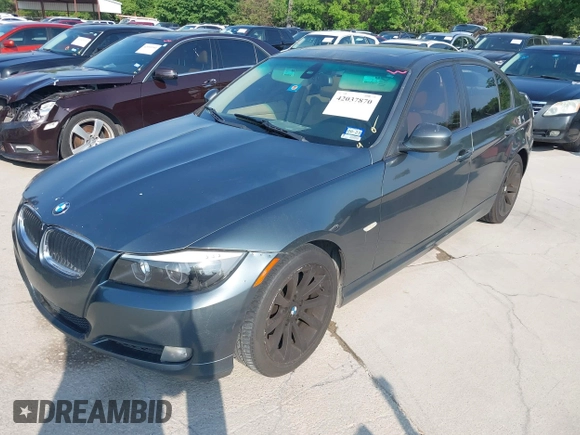 2009 BMW 3 Series 328i with VIN WBAPH77529NM46049, listed as a IAAI auction lot 42037870 with 1 mi miles. Bid and sale history available at carsss.com. Image 2.