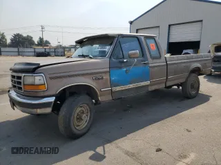 1992 Ford F-250 with VIN 1FTHX26M1NKB22897, listed as a Copart auction lot 87669905 with 0 mi miles and Clean Title. Bid and sale history available at carsss.com. Image 1.
