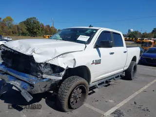2018 Ram 2500 Big Horn with VIN 3C6UR5DL3JG275665, listed as a IAAI auction lot 40649632 with 64,985 mi miles. Bid and sale history available at carsss.com. Image 17.