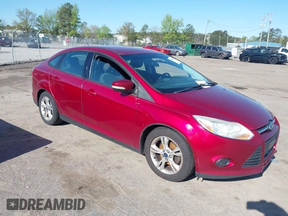 2014 Ford Focus SE with VIN 1FADP3F27EL202224, listed as a IAAI auction lot 42067644 with 174,674 mi miles. Bid and sale history available at carsss.com. Image 1.