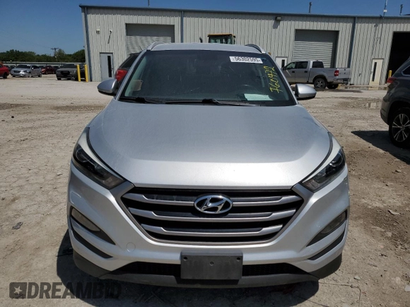 2018 Hyundai Tucson SEL z VIN KM8J33A48JU760472, wystawiony jako Copart lot #56302595 z przebiegiem 116 192 mil mil oraz Czysty tytuł • Clean title. Historia ofert i sprzedaży dostępna na DreamBid. Obrazek 5.