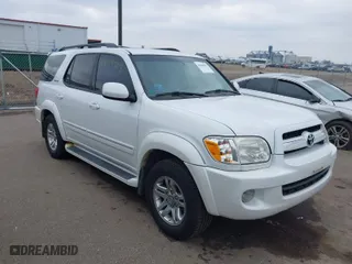 2006 Toyota Sequoia Limited with VIN 5TDBT48A16S258005, listed as a IAAI auction lot 42009303 with 219,977 mi miles. Bid and sale history available at carsss.com. Image 1.