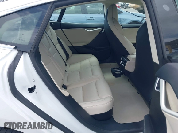 2018 Tesla Model S 75D z VIN 5YJSA1E28JF247985, wystawiony jako IAAI lot #42116586 z przebiegiem 102 062 mil mil oraz . Historia ofert i sprzedaży dostępna na DreamBid. Obrazek 8.