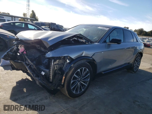 2024 Cadillac LYRIQ Sport z VIN 1GYKPTRK5RZ107588, wystawiony jako Copart lot #75906234 z przebiegiem 8 369 mil mil oraz Szkoda całkowita • Salvage title. Historia ofert i sprzedaży dostępna na DreamBid. Obrazek 1.