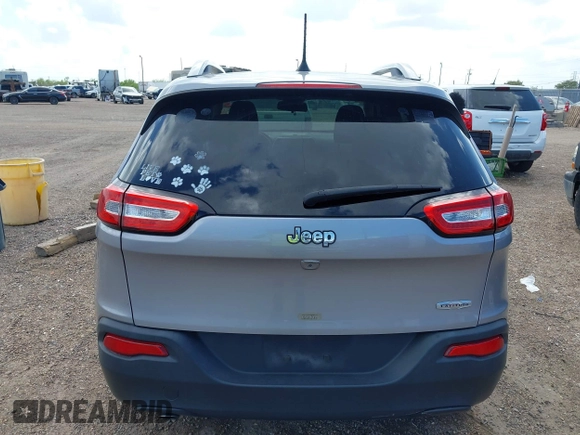 2018 Jeep Cherokee Latitude Tech Connect z VIN 1C4PJLCB5JD568524, wystawiony jako IAAI lot #42542664 z przebiegiem 82 370 mil mil oraz . Historia ofert i sprzedaży dostępna na DreamBid. Obrazek 16.