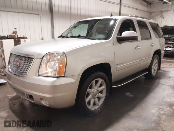 2014 GMC Yukon Denali with VIN 1GKS2EEF0ER134804, listed as a IAAI auction lot 41582709 with 142,192 mi miles. Bid and sale history available at carsss.com. Image 18.