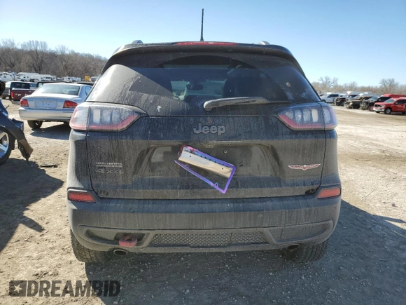 2019 Jeep Cherokee Trailhawk with VIN 1C4PJMBX8KD253401, listed as a Copart auction lot 46624245 with 79,627 mi miles and Salvage Title. Bid and sale history available at DreamBid. Image 6.