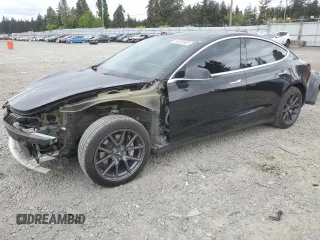 2019 Tesla Model 3 Mid Range z VIN 5YJ3E1EAXKF422500, wystawiony jako Copart lot #56065665 z przebiegiem 72 781 mil mil oraz Szkoda całkowita • Salvage title. Historia ofert i sprzedaży dostępna na DreamBid. Obrazek 1.