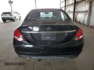 2016 Mercedes-Benz C 300 z VIN 55SWF4JB0GU165508, wystawiony jako Copart lot #58402445 z przebiegiem 183 052 mil mil oraz Czysty tytuł • Clean title. Historia ofert i sprzedaży dostępna na DreamBid. Obrazek 6.
