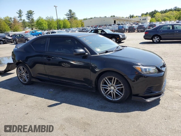 2011 Scion tC z VIN JTKJF5C70B3016542, wystawiony jako Copart lot #55829715 z przebiegiem 99 791 mil mil oraz Szkoda całkowita • Salvage title. Historia ofert i sprzedaży dostępna na DreamBid. Obrazek 4.