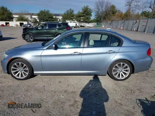 2011 BMW 3 Series 328i xDrive with VIN WBAPK5G51BNN29824, listed as a IAAI auction lot 40990352 with 171,133 mi miles and . Bid and sale history available at carsss.com. Image 14.