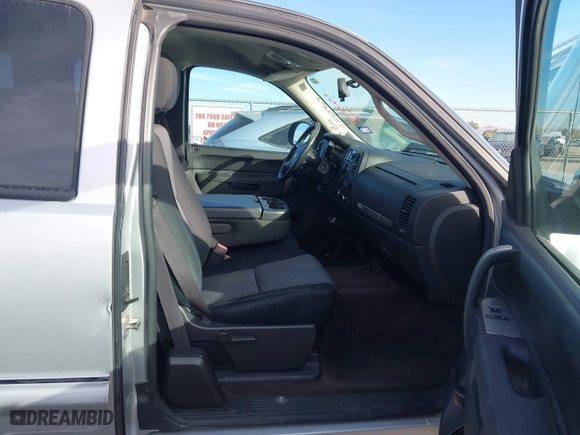 2013 Chevrolet Silverado 1500 LT with VIN 1GCRCSE00DZ389176, listed as a IAAI auction lot 40842969 with 177,173 mi miles. Bid and sale history available at carsss.com. Image 5.