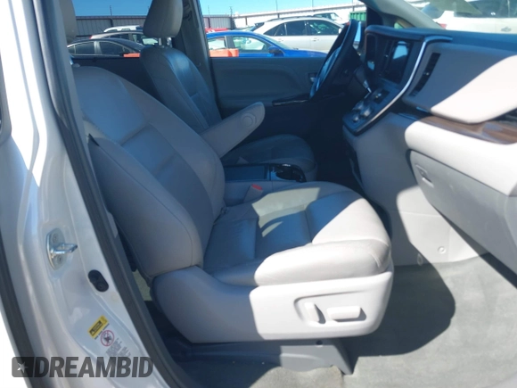 2015 Toyota Sienna XLE with VIN 5TDYK3DC7FS661582, listed as a IAAI auction lot 41688972 with 145,953 mi miles. Bid and sale history available at carsss.com. Image 5.