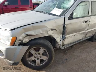 2007 Jeep Grand Cherokee Laredo with VIN 1J8GS48K77C515424, listed as a IAAI auction lot 41072236 with 263,248 mi miles. Bid and sale history available at carsss.com. Image 6.