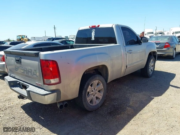 2007 GMC Sierra 1500 Classic Work Truck with VIN 1GTEC14X87Z624810, listed as a IAAI auction lot 41722798 with 113,592 mi miles. Bid and sale history available at carsss.com. Image 4.