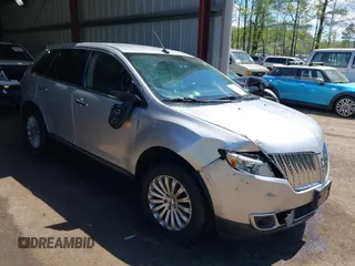 2012 Lincoln MKX with VIN 2LMDJ6JK8CBL03189, listed as a IAAI auction lot 42039099 with 202,689 mi miles. Bid and sale history available at carsss.com. Image 1.