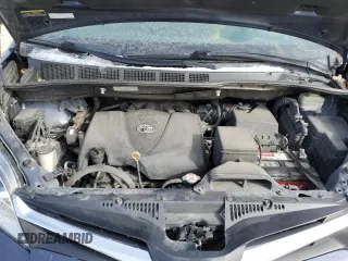 2019 Toyota Sienna LE with VIN 5TDJZ3DC1KS223325, listed as a Copart auction lot 45758815 with 102,605 mi miles and Salvage Title. Bid and sale history available at carsss.com. Image 14.