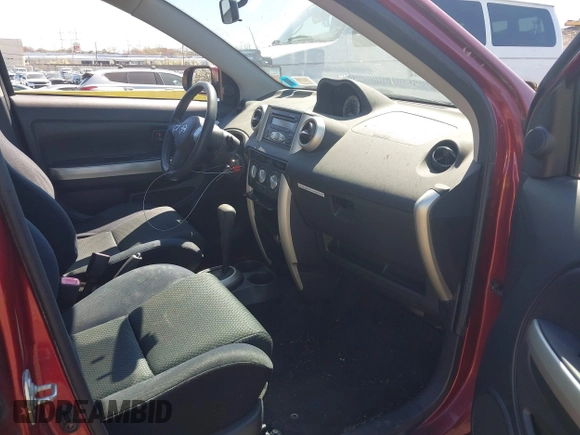 2006 Scion xA z VIN JTKKT624X60146166, wystawiony jako IAAI lot #42073450 z przebiegiem 166 431 mil mil oraz . Historia ofert i sprzedaży dostępna na DreamBid. Obrazek 5.