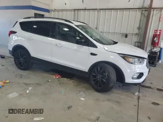 2019 Ford Escape SE z VIN 1FMCU9GD3KUA68315, wystawiony jako Copart lot #56362675 z przebiegiem 158 657 mil mil oraz Czysty tytuł • Clean title. Historia ofert i sprzedaży dostępna na DreamBid. Obrazek 4.