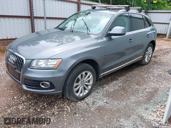 2013 Audi Q5 Premium with VIN WA1CFAFP2DA081938, listed as a IAAI auction lot 42088589 with 136,173 mi miles. Bid and sale history available at carsss.com. Image 2.