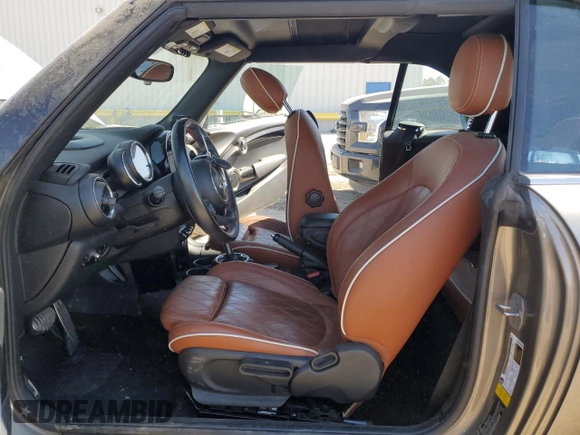 2016 MINI Convertible S with VIN WMWWG9C58G3A91318, listed as a Copart auction lot 46162435 with 30,643 mi miles and Salvage title. Bid and sale history available at DreamBid. Image 7.