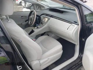 2013 Toyota Prius One z VIN JTDKN3DU1D5702331, wystawiony jako IAAI lot #42467250 z przebiegiem 178 452 mil mil oraz . Historia ofert i sprzedaży dostępna na DreamBid. Obrazek 5.