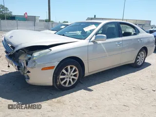 2002 Lexus ES 300 with VIN JTHBF30G820060132, listed as a IAAI auction lot 42021953 with 167,763 mi miles. Bid and sale history available at carsss.com. Image 2.