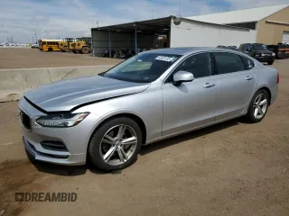 2018 Volvo S90 Momentum z VIN LVY102AK4JP049722, wystawiony jako Copart lot #53639135 z przebiegiem 82 415 mil mil oraz Szkoda całkowita • Salvage title. Historia ofert i sprzedaży dostępna na DreamBid. Obrazek 1.