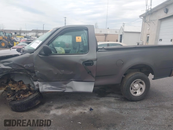2004 Ford F-150 XL с VIN 2FTRF172X4CA89139, выставлен на аукционе IAAI как лот 42038181 с пробегом Не указан миль и . История ставок и продаж доступна на DreamBid. Изображение 14.