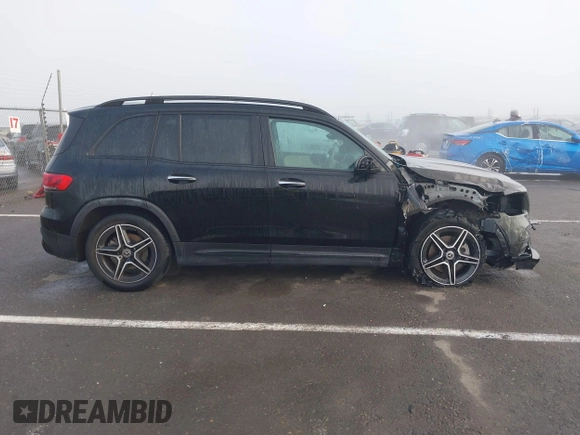 2021 Mercedes-Benz GLB 250 z VIN W1N4M4GB3MW107480, wystawiony jako IAAI lot #41827300 z przebiegiem 45 967 mil mil oraz . Historia ofert i sprzedaży dostępna na DreamBid. Obrazek 13.