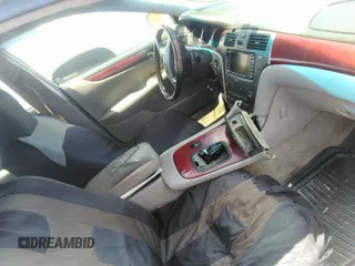2003 Lexus ES with VIN JTHBF30G930142663, listed as a IAAI auction lot 42197964 with 224,208 mi miles. Bid and sale history available at carsss.com. Image 5.
