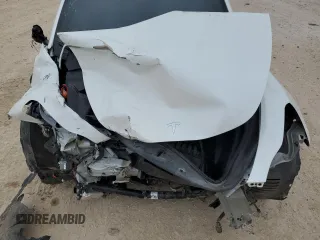 2021 Tesla Model Y Performance z VIN 5YJYGDEF0MF267326, wystawiony jako Copart lot #52319925 z przebiegiem Nie podano mil oraz Szkoda całkowita • Salvage title. Historia ofert i sprzedaży dostępna na DreamBid. Obrazek 12.