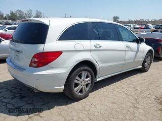 2008 Mercedes-Benz R-Class 3.5L with VIN 4JGCB56E28A084301, listed as a IAAI auction lot 41915069 with 86,667 mi miles. Bid and sale history available at carsss.com. Image 4.