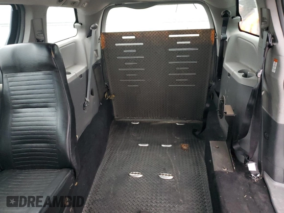 2017 Toyota Sienna L with VIN 5TDZZ3DC8HS855623, listed as a Copart auction lot 83327124 with 209,335 mi miles and Salvage Title. Bid and sale history available at DreamBid. Image 10.