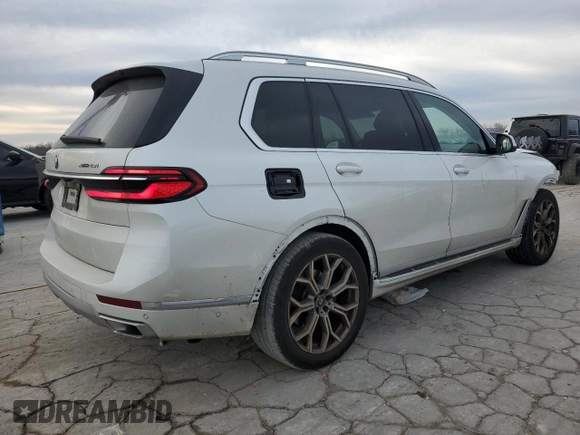 2024 BMW X7 xDrive40i with VIN 5UX23EM05R9U79787, listed as a Copart auction lot 46643245 with 19,793 mi miles and Salvage Title. Bid and sale history available at carsss.com. Image 3.