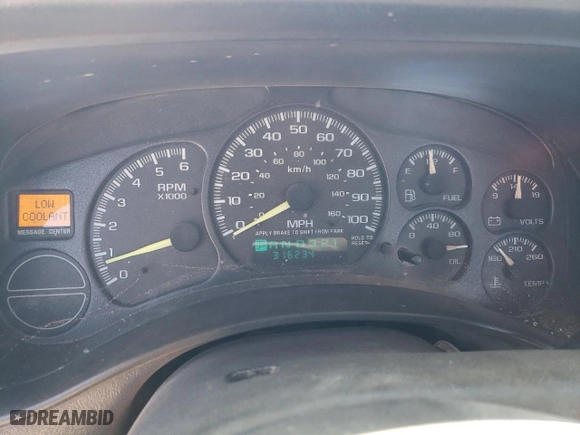 2000 Chevrolet Silverado 1500 with VIN 1GCEC14W5YE217348, listed as a Copart auction lot 46402225 with 316,234 mi miles and Salvage Title. Bid and sale history available at carsss.com. Image 9.