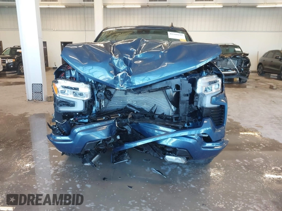 2024 Chevrolet Silverado 1500 RST with VIN 1GCUDEED8RZ213673, listed as a IAAI auction lot 41368235 with 8,675 mi miles. Bid and sale history available at carsss.com. Image 6.