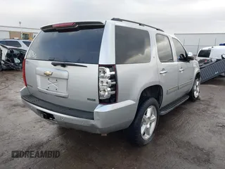 2010 Chevrolet Tahoe LT z VIN 1GNUCBE01AR110623, wystawiony jako IAAI lot #41939453 z przebiegiem 187 308 mil mil oraz . Historia ofert i sprzedaży dostępna na DreamBid. Obrazek 4.