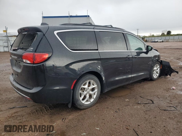 2017 Chrysler Pacifica Touring L z VIN 2C4RC1BG0HR780064, wystawiony jako Copart lot #56213165 z przebiegiem 64 768 mil mil oraz Szkoda całkowita • Salvage title. Historia ofert i sprzedaży dostępna na DreamBid. Obrazek 3.
