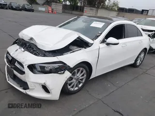 2019 Mercedes-Benz A 220 z VIN WDD3G4EB7KW022688, wystawiony jako IAAI lot #42023919 z przebiegiem 59 968 mil mil oraz . Historia ofert i sprzedaży dostępna na DreamBid. Obrazek 18.