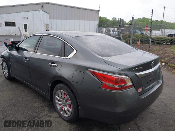 2015 Nissan Altima 2.5 S with VIN 1N4AL3AP3FN917170, listed as a IAAI auction lot 41967374 with 173,633 mi miles. Bid and sale history available at carsss.com. Image 3.