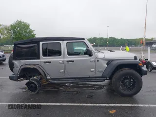 2018 Jeep Wrangler Unlimited Sport S с VIN 1C4HJXDN1JW145240, выставлен на аукционе IAAI как лот 42225470 с пробегом 31 398 миль миль и . История ставок и продаж доступна на DreamBid. Изображение 14.