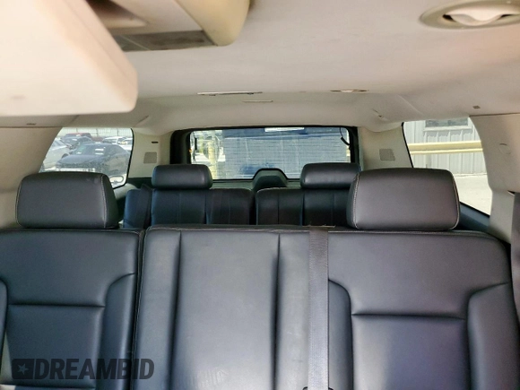 2008 GMC Yukon XL SLT 4SB z VIN 1GKFC16J18J187752, wystawiony jako Copart lot #56797975 z przebiegiem 315 232 mil mil oraz Szkoda całkowita • Salvage title. Historia ofert i sprzedaży dostępna na DreamBid. Obrazek 10.