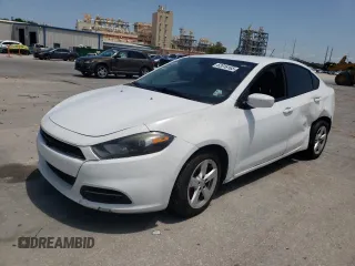 2015 Dodge Dart SXT z VIN 1C3CDFBB6FD180111, wystawiony jako Copart lot #62016165 z przebiegiem 127 068 mil mil oraz Szkoda całkowita • Salvage title. Historia ofert i sprzedaży dostępna na DreamBid. Obrazek 1.