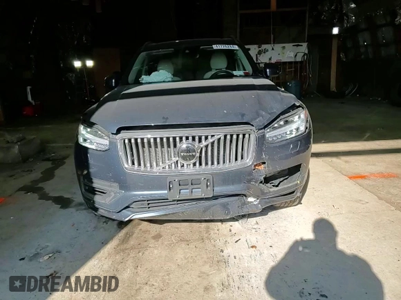 2021 Volvo XC90 Inscription Expression with VIN YV4BR00K0M1764086, listed as a Copart auction lot 41726284 with 37,641 mi miles. Bid and sale history available at carsss.com. Image 11.